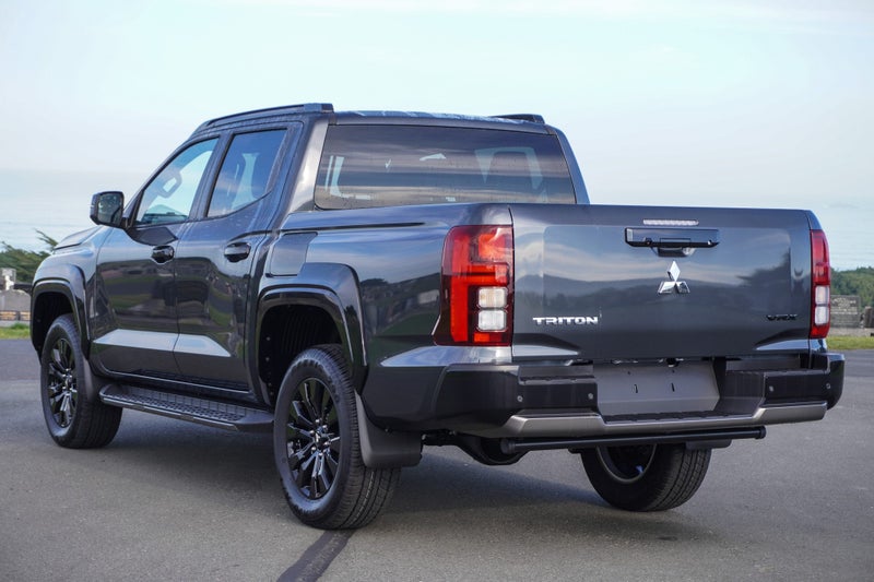 2026 Mitsubishi Triton VRX 4x4 auto image 3