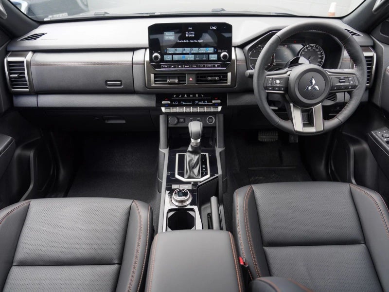2026 Mitsubishi Triton VRX 4x4 auto image 3