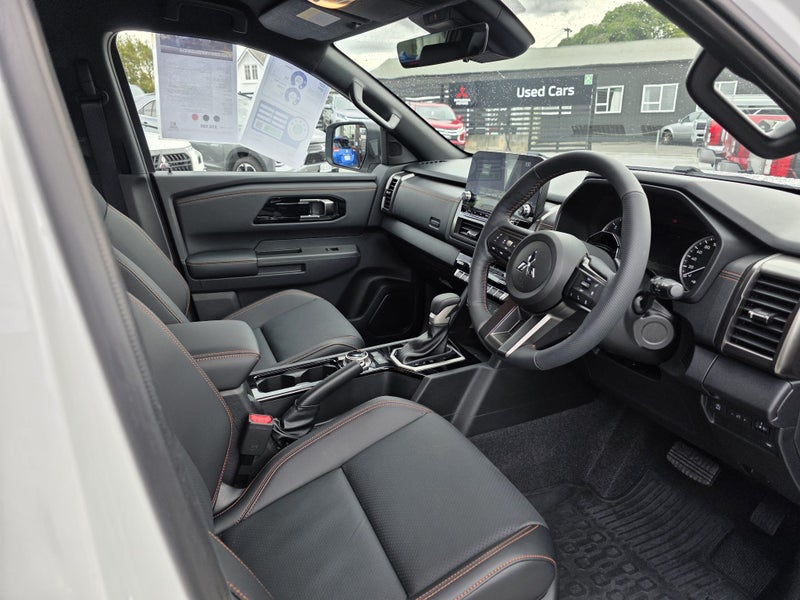 2026 Mitsubishi Triton VRX 4x4 D/Cab image 4