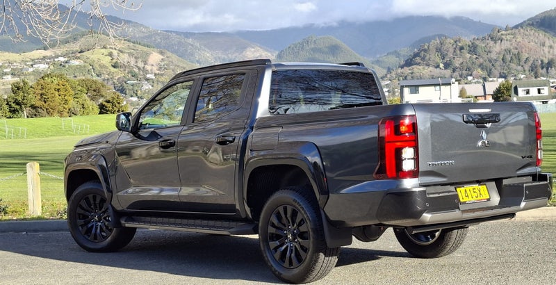 2026 Mitsubishi Triton VRX 4x4 - Top Spec with... image 5