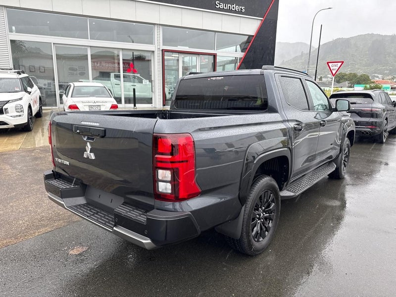 2026 Mitsubishi Triton VRX Black Edition image 4