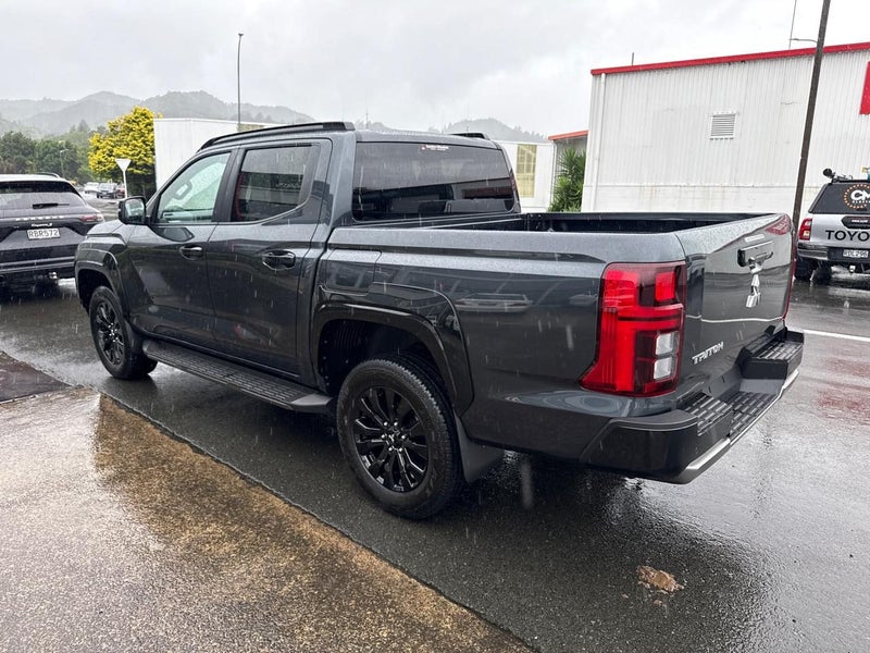 2026 Mitsubishi Triton VRX Black Edition image 5