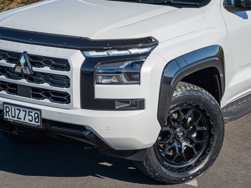 2026 Mitsubishi Triton VRX DC WS 2.4D 4WD Bi-Tu... image 3