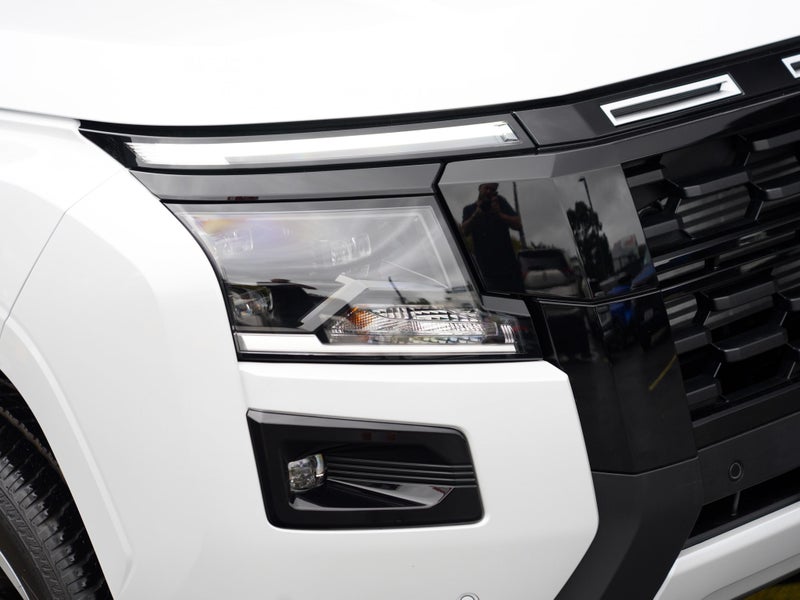 2026 Nissan Navara 4WD 2.4D 4Dr Ute image 4