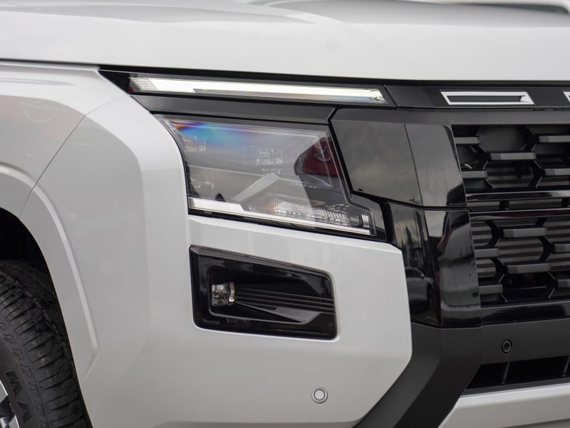 2026 Nissan Navara 4WD 2.5D 4Dr Ute image 3
