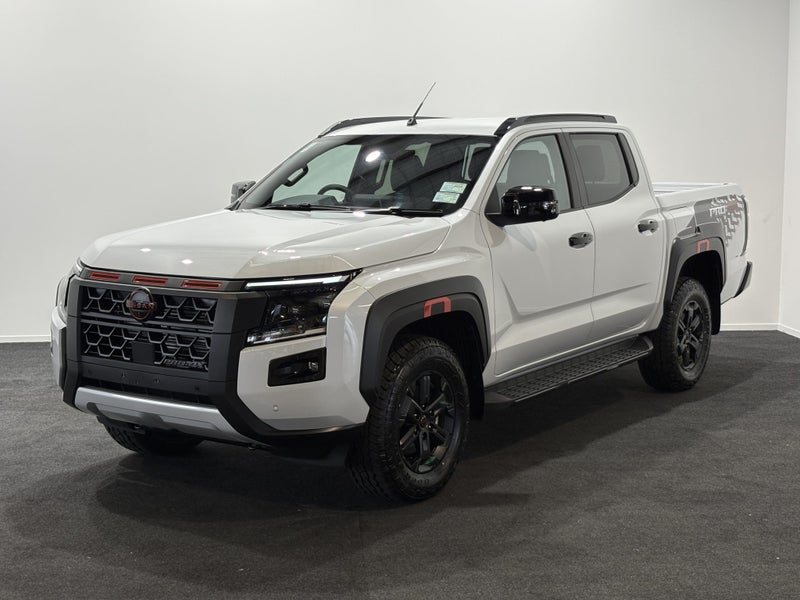 2026 Nissan Navara D27 PRO-4X 4WD Auto image 3