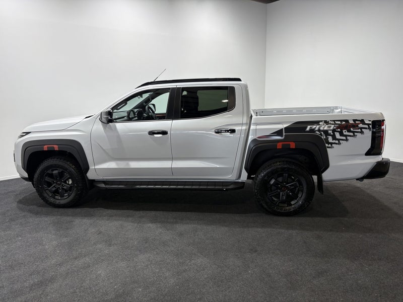 2026 Nissan Navara D27 PRO-4X 4WD Auto image 4