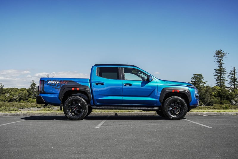 2026 Nissan Navara P4x 2.4D/4Wd/6At - 10-Year /... image 3