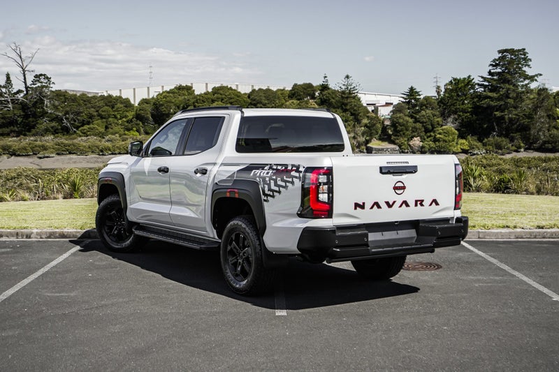 2026 Nissan Navara P4x 2.4D/4Wd/6At - 10-Year /... image 2