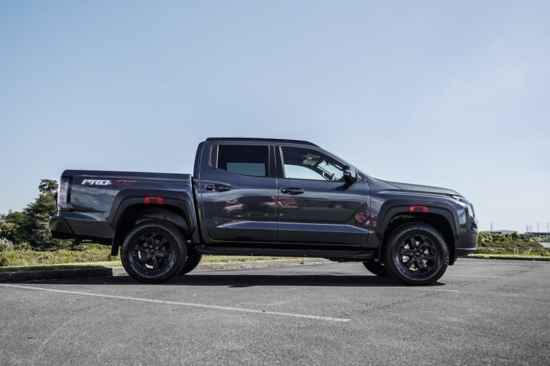 2026 Nissan Navara P4x 2.4D/4Wd/6At -10-Year /... image 3