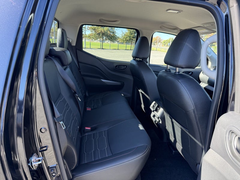 2026 Nissan Navara PRO-4X 2.3D 4WD 7A Double Cab - image 5