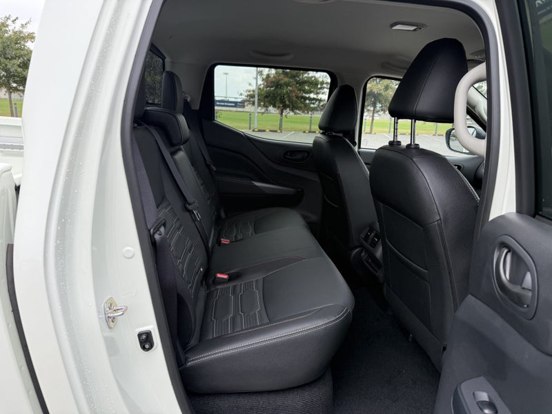 2026 Nissan Navara PRO-4X 2.3D 4WD 7A Double Cab - image 5