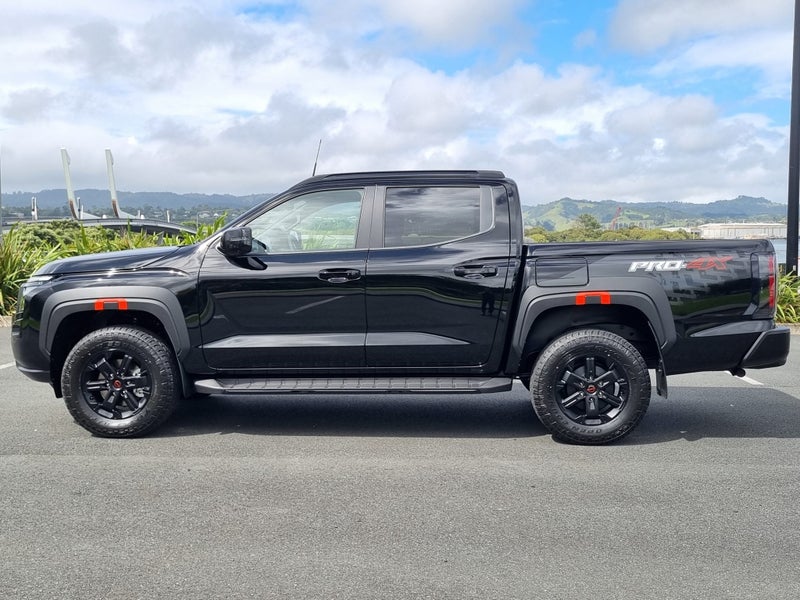 2026 Nissan Navara PRO 4X 2.4D 4WD 6 Speed Auto image 3