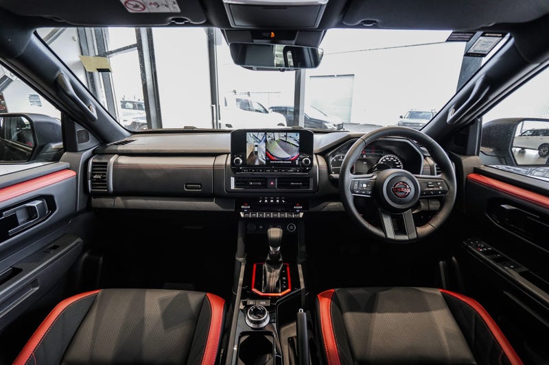 2026 Nissan Navara PRO-4x 2.4D/4Wd/6At BLACK /... image 2
