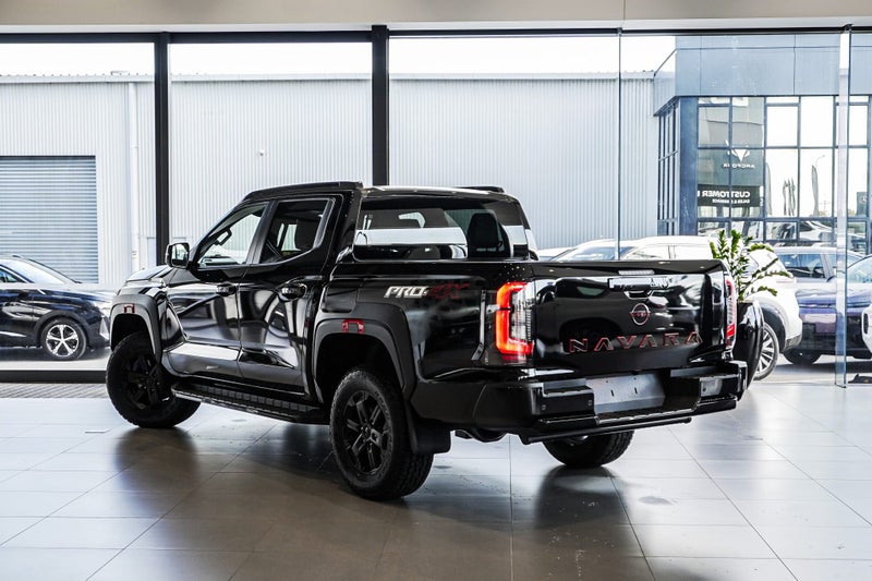 2026 Nissan Navara PRO-4x 2.4D/4Wd/6At BLACK /... image 3