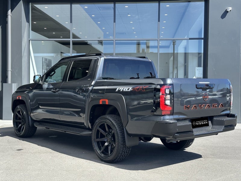 2026 Nissan Navara Pro-4X 2.4L Bi-Turbo image 3