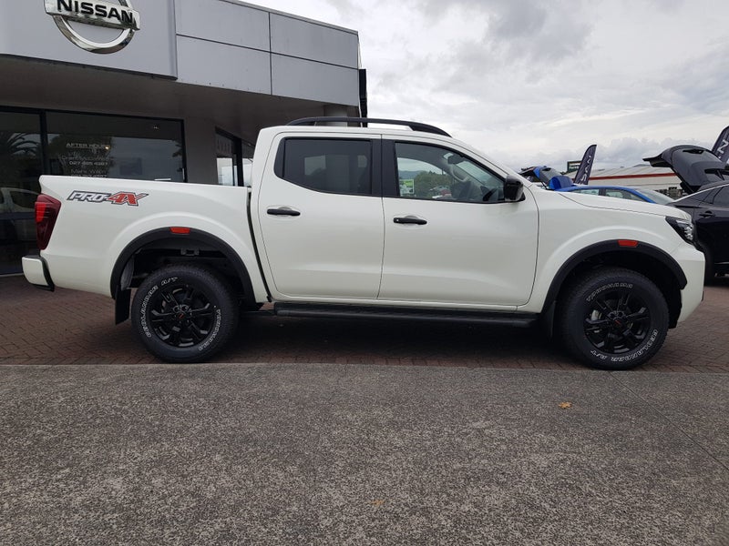 2026 Nissan Navara Pro-4X 4WD image 2