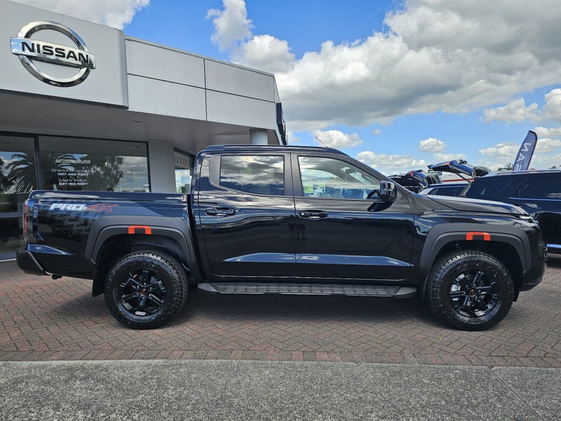 2026 Nissan Navara PRO-4X 4WD image 2