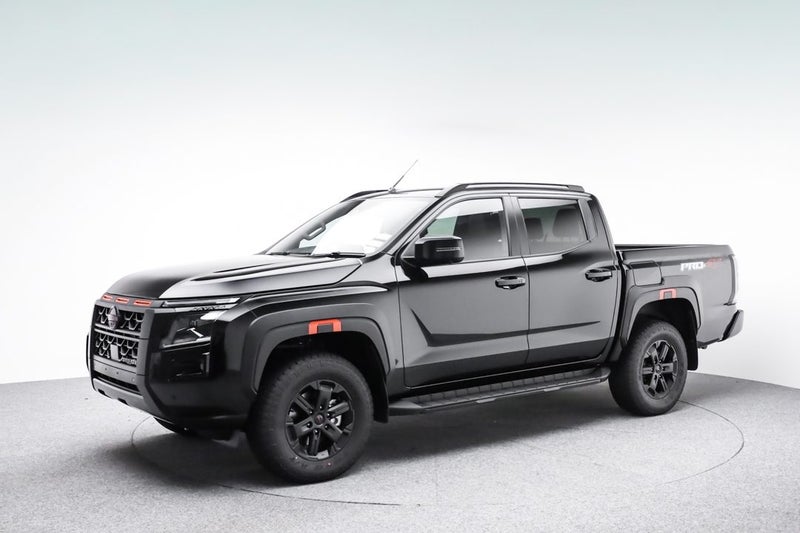 2026 Nissan Navara Pro-4x 4WD D/C Auto image 3