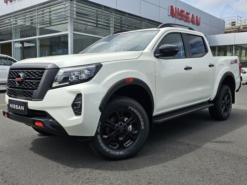 2026 Nissan Navara PRO-4X image 2