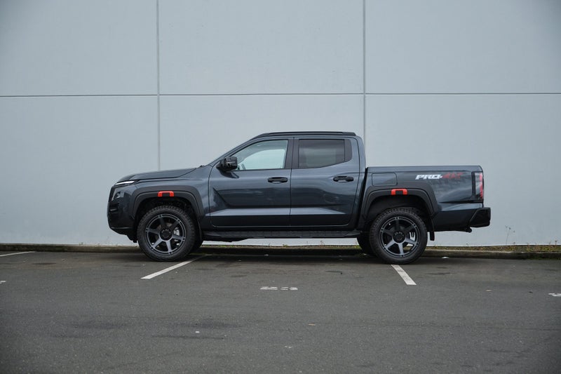 2026 Nissan Navara PRO-4X STEALTH image 5