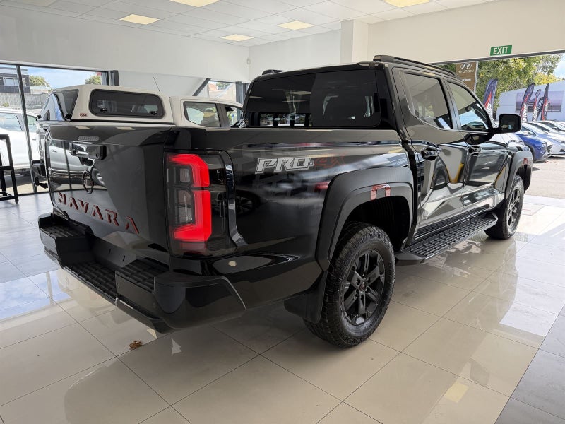 2026 Nissan Navara PRO4-X image 3