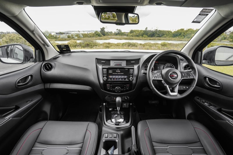 2026 Nissan Navara Pro4x 4WD 7AT image 3