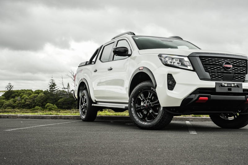 2026 Nissan Navara Pro4x 4WD 7AT image 5