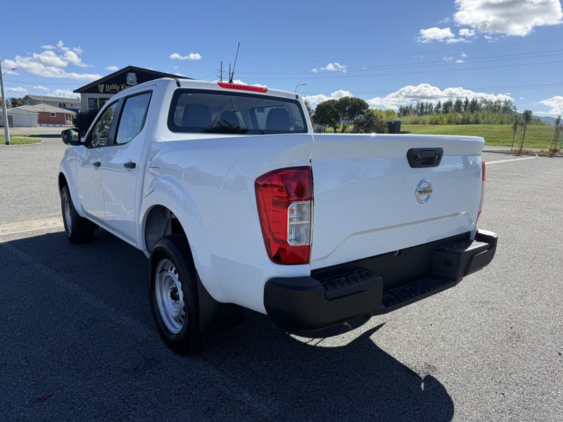 2026 Nissan Navara SL 2.3D 4WD 7A Double Cab - image 4