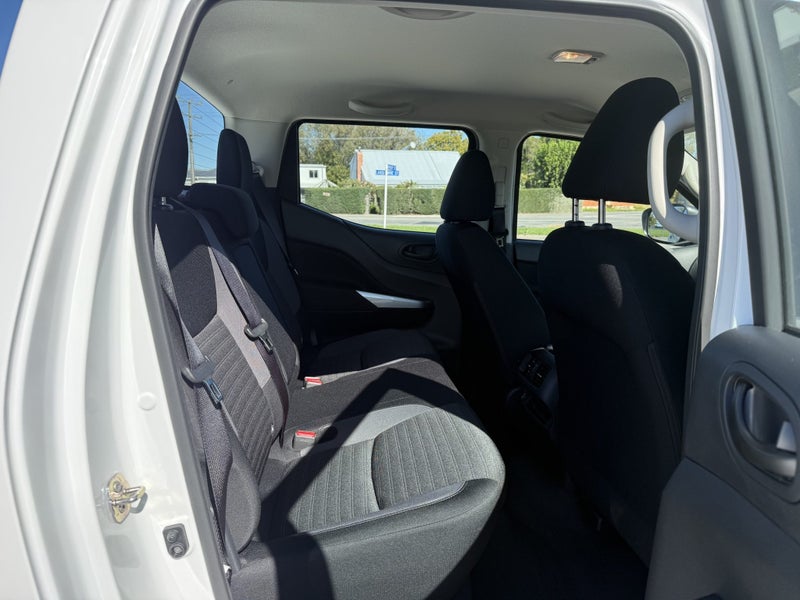 2026 Nissan Navara SL 2.3D 4WD 7A Double Cab - image 5
