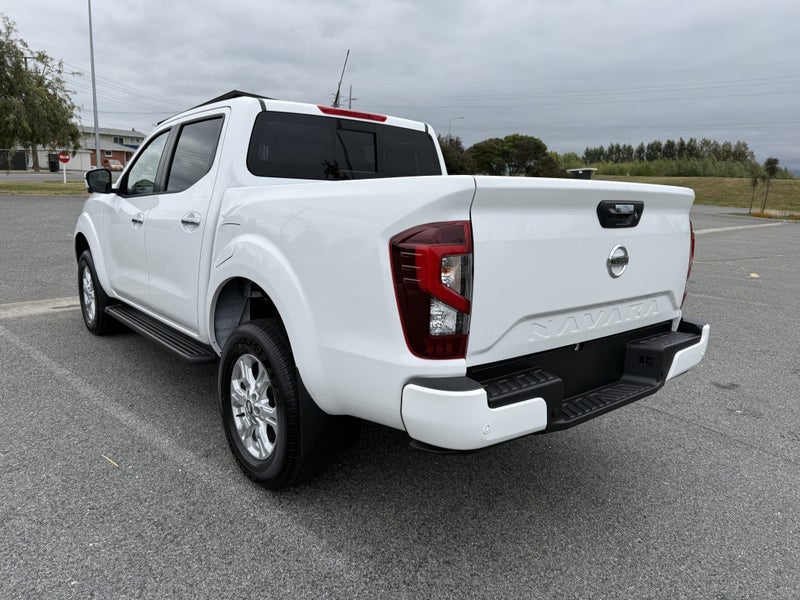 2026 Nissan Navara ST 2.3D 4WD 7A Double Cab - image 4