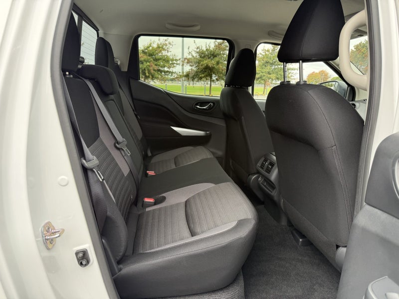 2026 Nissan Navara ST 2.3D 4WD 7A Double Cab - image 5