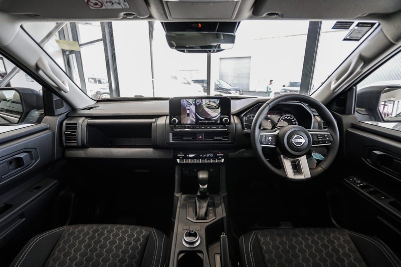 2026 Nissan Navara St 2.4D/4Wd/6At 10-years/ 30... image 2