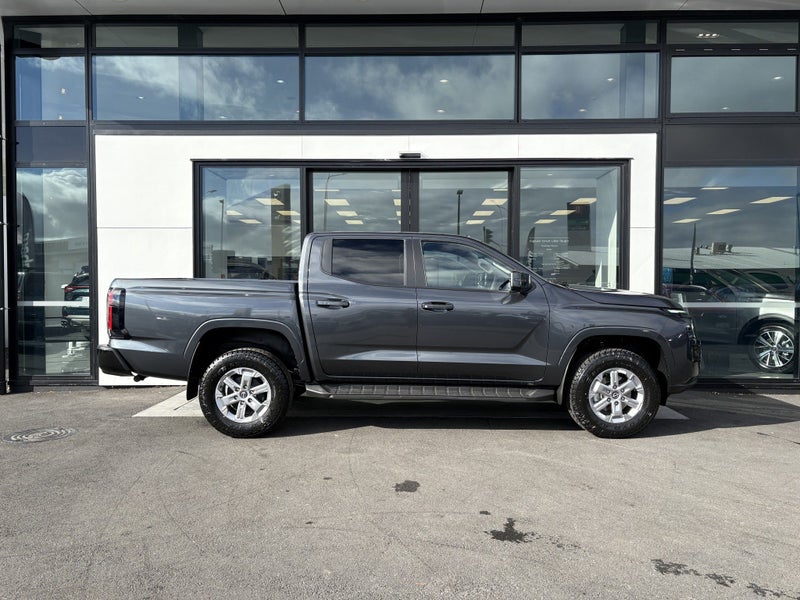 2026 Nissan Navara ST 2.4D/4WD/6AT image 2