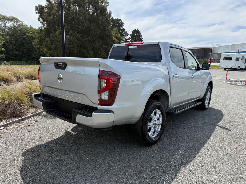 2026 Nissan Navara ST 4WD 2.3 Double Cab 7Auto image 5
