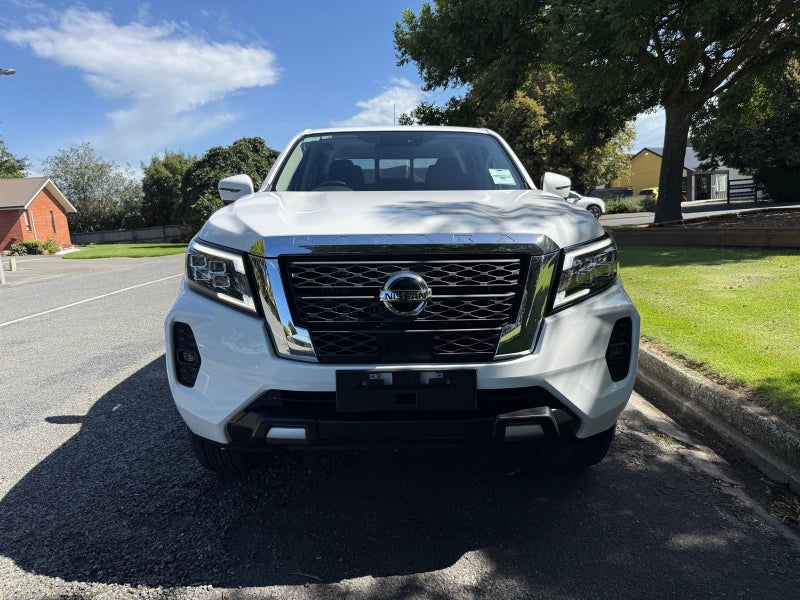 2026 Nissan Navara ST 4WD 2.3 Double Cab 7Auto image 2