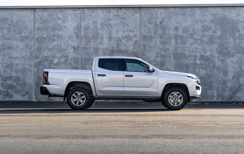 2026 Nissan Navara ST 4WD 2.4 BiTurbo Double Cab image 4