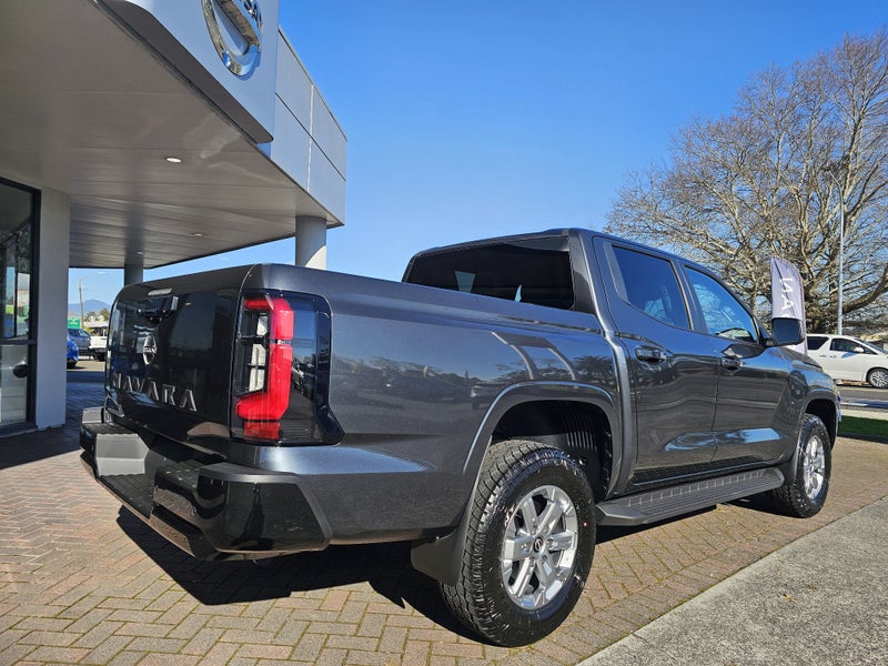 2026 Nissan Navara ST 4WD image 3