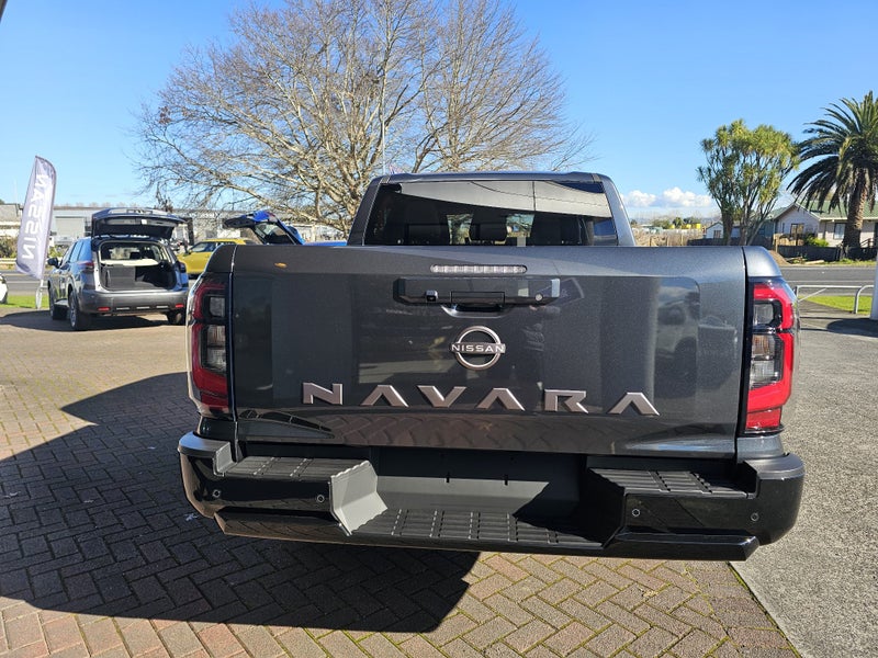 2026 Nissan Navara ST 4WD image 4