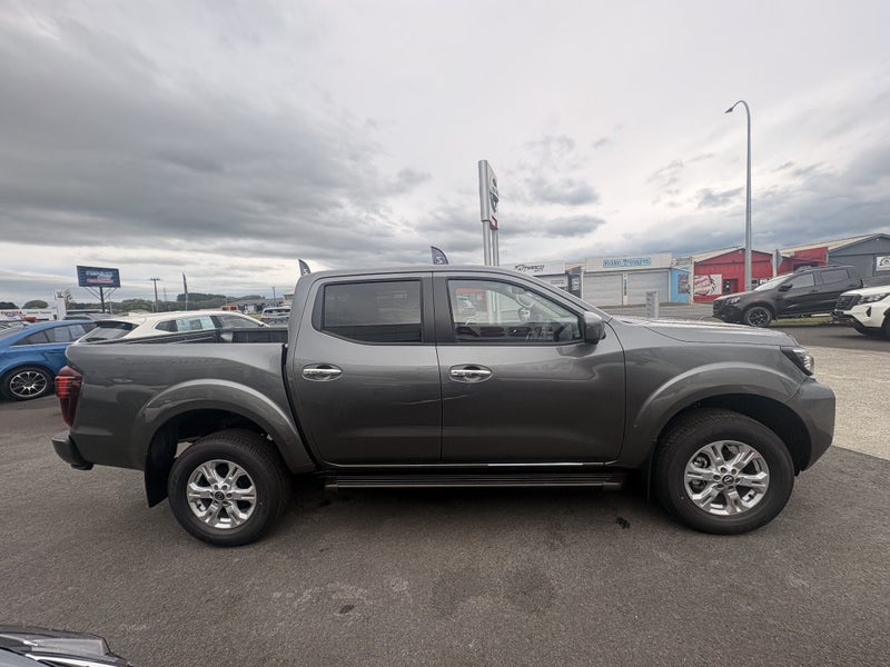 2026 Nissan Navara ST 4WD image 3