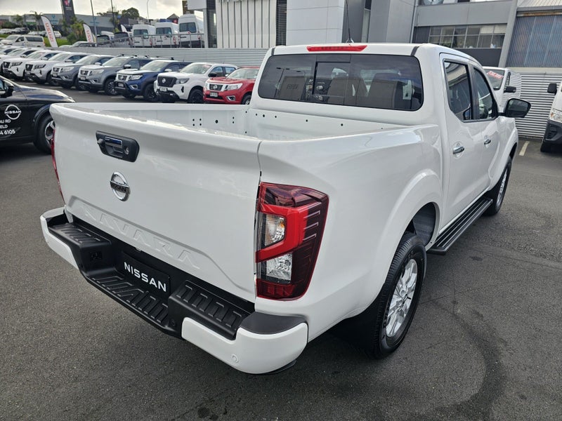 2026 Nissan Navara ST 4WD image 5