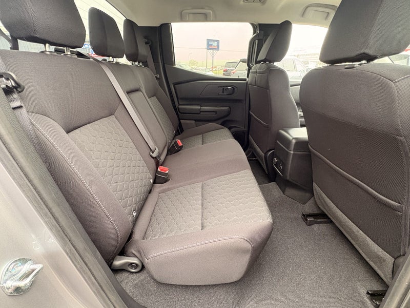 2026 Nissan Navara ST 4WD Auto image 5