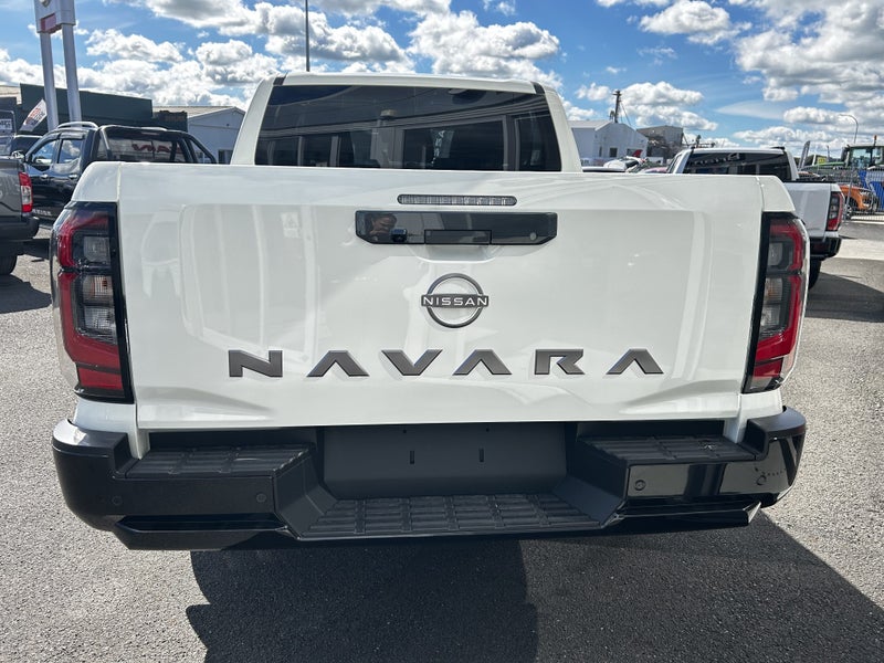 2026 Nissan Navara ST 4WD Auto image 4