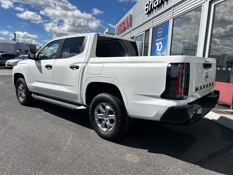 2026 Nissan Navara ST 4WD Auto image 5