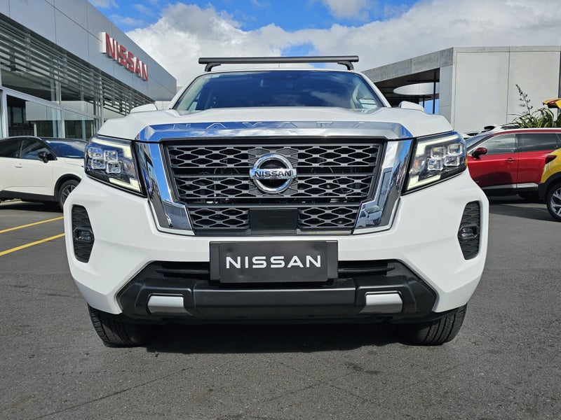 2026 Nissan Navara ST 4WD TRADIE PACK image 3