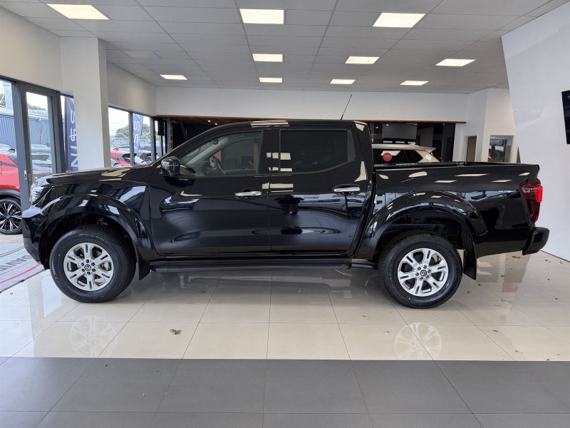 2026 Nissan Navara ST image 5