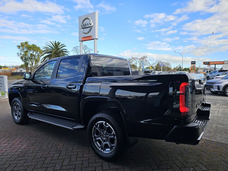 2026 Nissan Navara St-X image 5