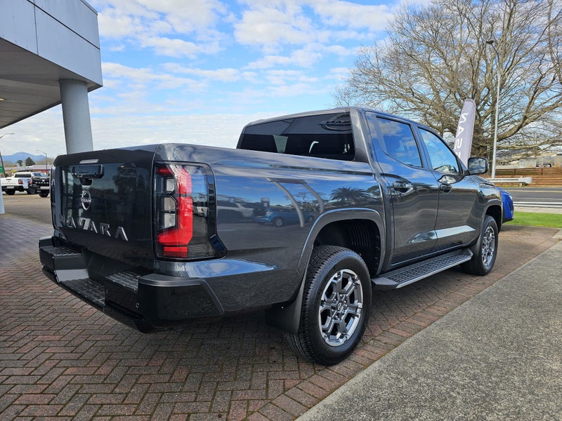 2026 Nissan Navara St-X image 3