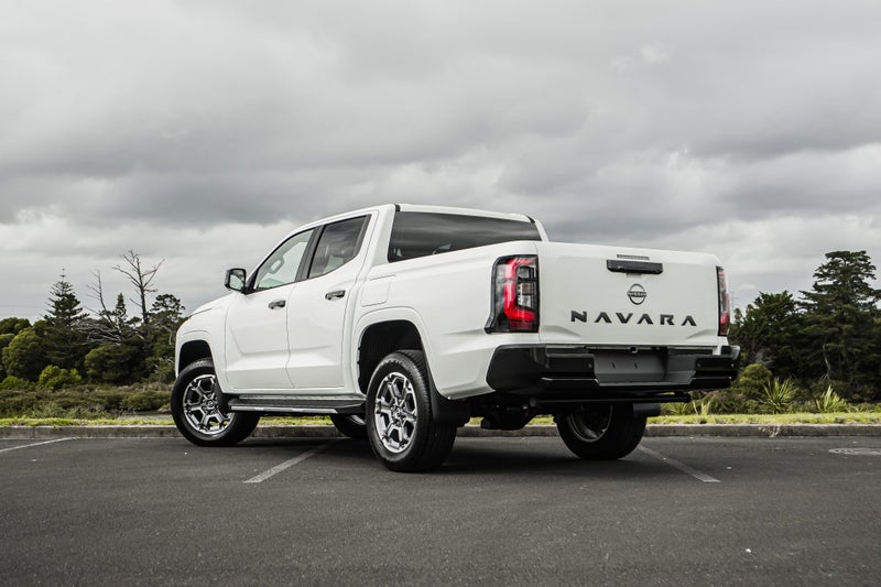 2026 Nissan Navara ST-X 2.4D/4Wd/6At - 10-Year... image 2