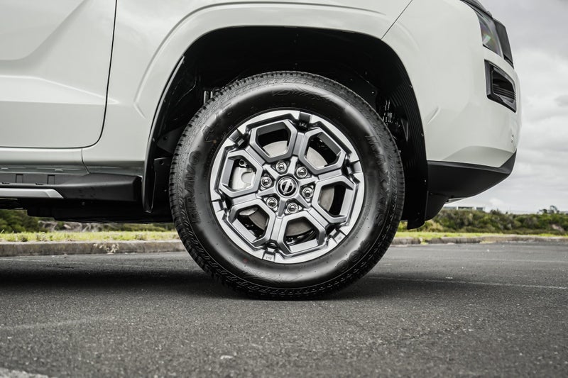 2026 Nissan Navara ST-X 2.4D/4Wd/6At - 10-Year... image 4